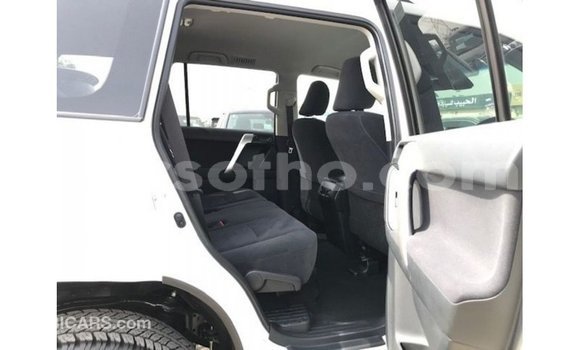 Acheter Import Voiture Toyota Prado Blanc à Import - Dubai, Maseru Acheter Import Voiture Toyota Prado Blanc à Import - Dubai, Maseru