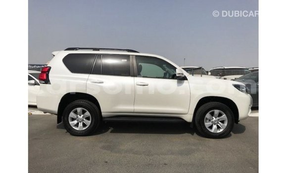 Acheter Import Voiture Toyota Prado Blanc à Import - Dubai, Maseru Acheter Import Voiture Toyota Prado Blanc à Import - Dubai, Maseru