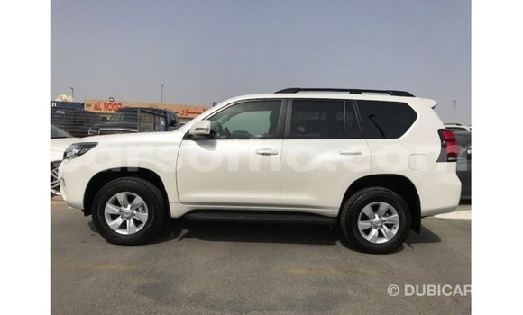 Acheter Import Voiture Toyota Prado Blanc à Import - Dubai, Maseru Acheter Import Voiture Toyota Prado Blanc à Import - Dubai, Maseru