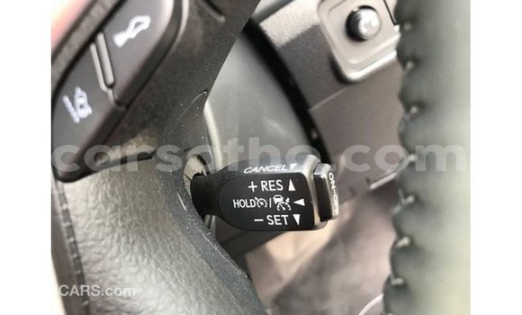 Acheter Import Voiture Toyota Prado Blanc à Import - Dubai, Maseru Acheter Import Voiture Toyota Prado Blanc à Import - Dubai, Maseru