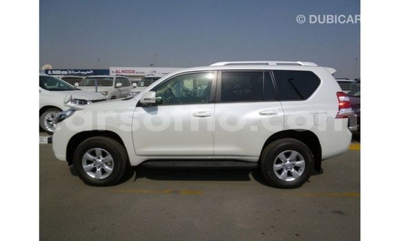 Sayi Imported Toyota Prado White Mota in Import - Dubai a Maseru Sayi Imported Toyota Prado White Mota in Import - Dubai a Maseru