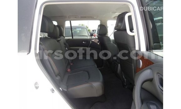 Sayi Imported Nissan Patrol White Mota in Import - Dubai a Maseru Sayi Imported Nissan Patrol White Mota in Import - Dubai a Maseru