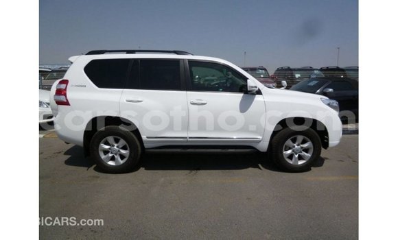 Sayi Imported Toyota Prado White Mota in Import - Dubai a Maseru Sayi Imported Toyota Prado White Mota in Import - Dubai a Maseru