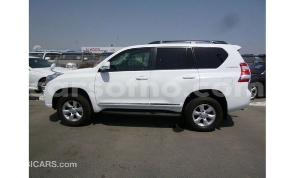 Sayi Imported Toyota Prado White Mota in Import - Dubai a Maseru Sayi Imported Toyota Prado White Mota in Import - Dubai a Maseru