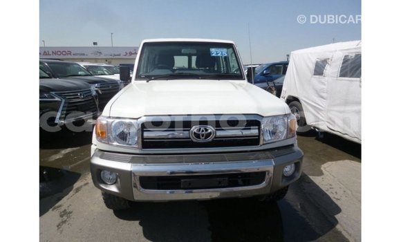 اشتري Imported Toyota Land Cruiser White سيارة في Import - Dubai في Maseru اشتري Imported Toyota Land Cruiser White سيارة في Import - Dubai في Maseru