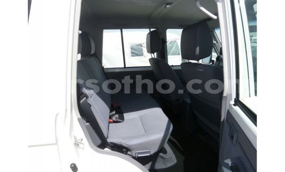 اشتري Imported Toyota Land Cruiser White سيارة في Import - Dubai في Maseru اشتري Imported Toyota Land Cruiser White سيارة في Import - Dubai في Maseru