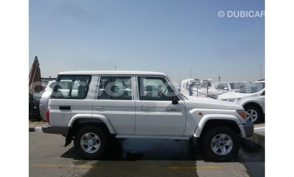 اشتري Imported Toyota Land Cruiser White سيارة في Import - Dubai في Maseru اشتري Imported Toyota Land Cruiser White سيارة في Import - Dubai في Maseru