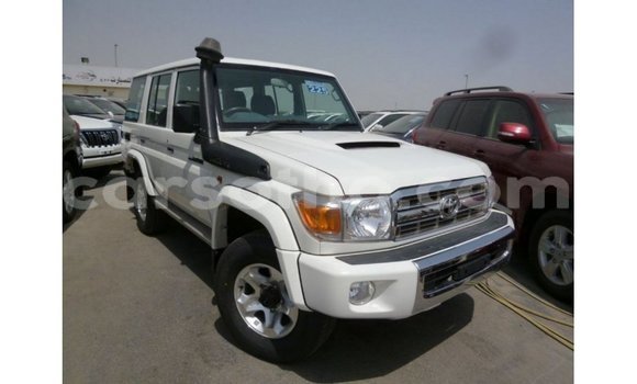اشتري Imported Toyota Land Cruiser White سيارة في Import - Dubai في Maseru اشتري Imported Toyota Land Cruiser White سيارة في Import - Dubai في Maseru