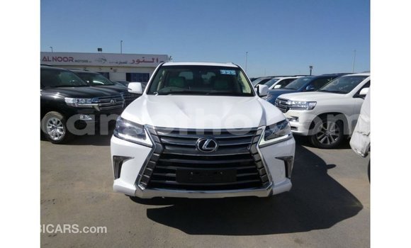 اشتري Imported Lexus LX White سيارة في Import - Dubai في Maseru اشتري Imported Lexus LX White سيارة في Import - Dubai في Maseru
