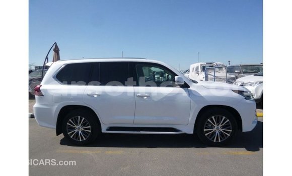 اشتري Imported Lexus LX White سيارة في Import - Dubai في Maseru اشتري Imported Lexus LX White سيارة في Import - Dubai في Maseru
