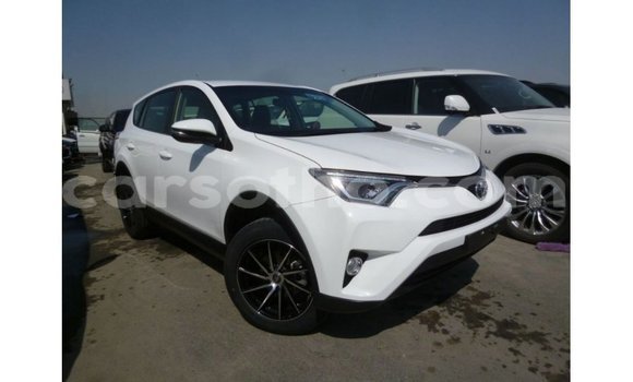 Sayi Imported Toyota 4Runner White Mota in Import - Dubai a Maseru Sayi Imported Toyota 4Runner White Mota in Import - Dubai a Maseru