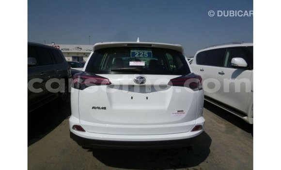 Sayi Imported Toyota 4Runner White Mota in Import - Dubai a Maseru Sayi Imported Toyota 4Runner White Mota in Import - Dubai a Maseru
