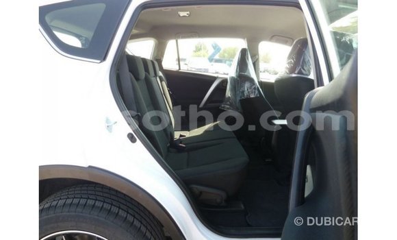 Sayi Imported Toyota 4Runner White Mota in Import - Dubai a Maseru Sayi Imported Toyota 4Runner White Mota in Import - Dubai a Maseru