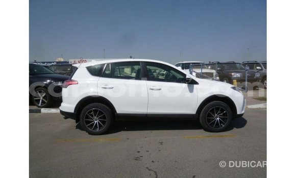 Sayi Imported Toyota 4Runner White Mota in Import - Dubai a Maseru Sayi Imported Toyota 4Runner White Mota in Import - Dubai a Maseru