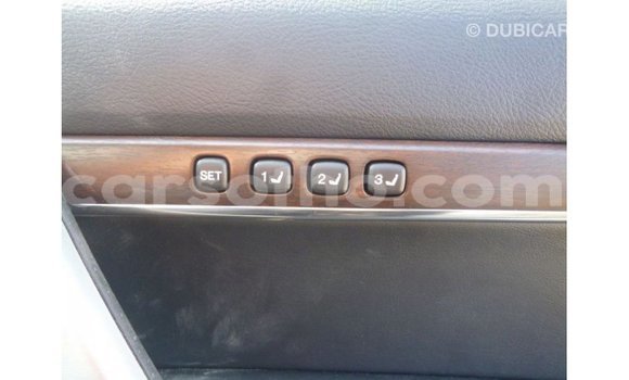 Acheter Import Voiture Toyota Land Cruiser Noir à Import - Dubai, Maseru Acheter Import Voiture Toyota Land Cruiser Noir à Import - Dubai, Maseru