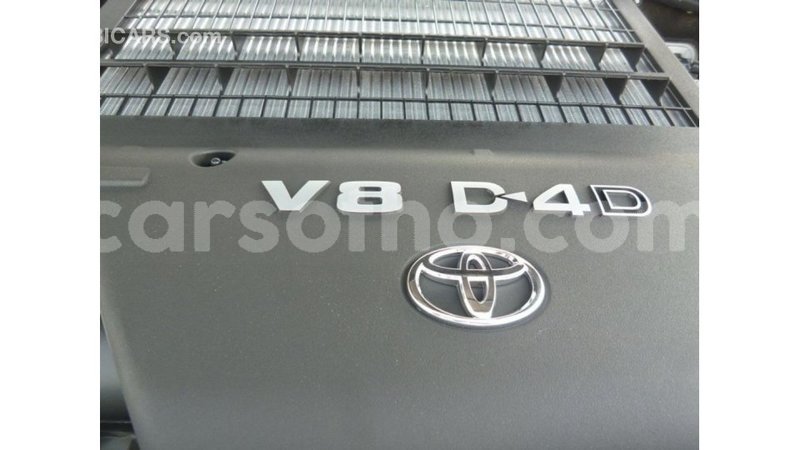 Big with watermark toyota land cruiser maseru import dubai 16494