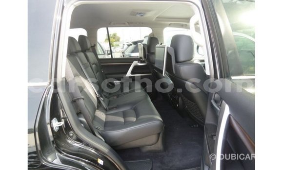 Sayi Imported Toyota Land Cruiser Black Mota in Import - Dubai a Maseru Sayi Imported Toyota Land Cruiser Black Mota in Import - Dubai a Maseru