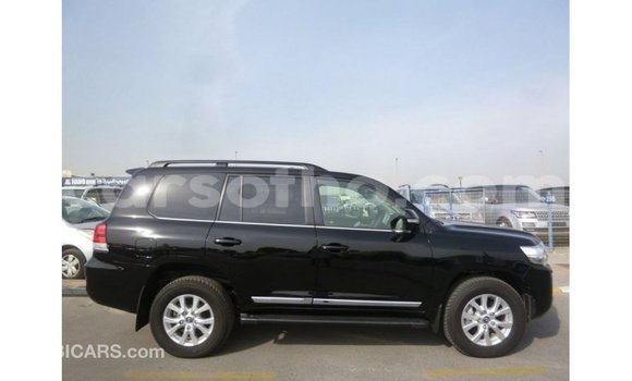 Sayi Imported Toyota Land Cruiser Black Mota in Import - Dubai a Maseru Sayi Imported Toyota Land Cruiser Black Mota in Import - Dubai a Maseru