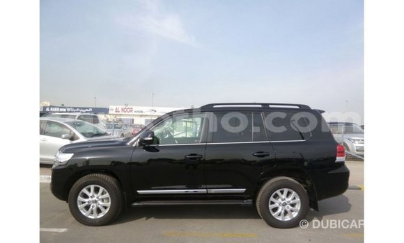 Sayi Imported Toyota Land Cruiser Black Mota in Import - Dubai a Maseru Sayi Imported Toyota Land Cruiser Black Mota in Import - Dubai a Maseru
