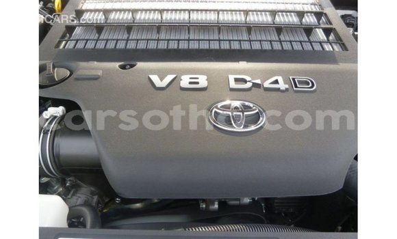 Buy Import Toyota Land Cruiser Blue Car in Import - Dubai in Maseru Buy Import Toyota Land Cruiser Blue Car in Import - Dubai in Maseru