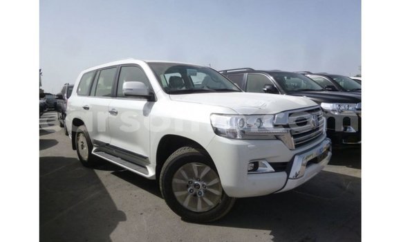 Buy Import Toyota Land Cruiser White Car in Import - Dubai in Maseru Buy Import Toyota Land Cruiser White Car in Import - Dubai in Maseru