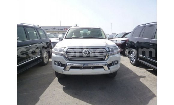 Buy Import Toyota Land Cruiser White Car in Import - Dubai in Maseru Buy Import Toyota Land Cruiser White Car in Import - Dubai in Maseru