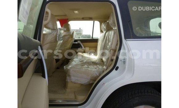 Buy Import Toyota Land Cruiser White Car in Import - Dubai in Maseru Buy Import Toyota Land Cruiser White Car in Import - Dubai in Maseru