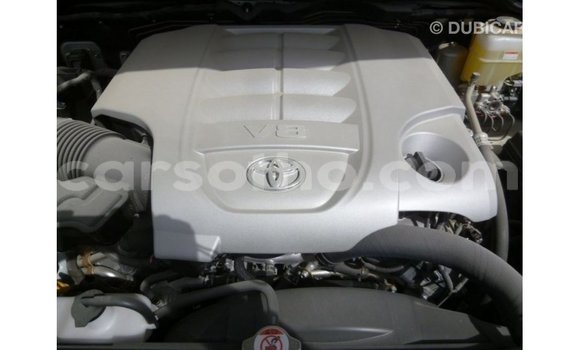 Buy Import Toyota Land Cruiser White Car in Import - Dubai in Maseru Buy Import Toyota Land Cruiser White Car in Import - Dubai in Maseru