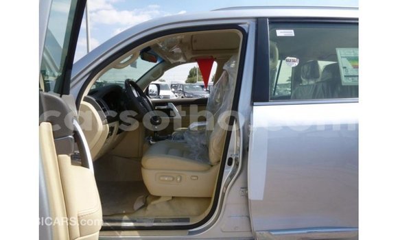 Sayi Imported Toyota Land Cruiser Other Mota in Import - Dubai a Maseru Sayi Imported Toyota Land Cruiser Other Mota in Import - Dubai a Maseru