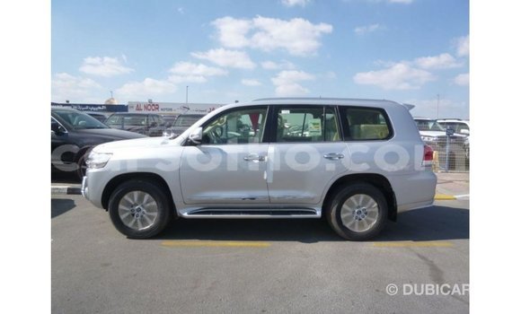 Sayi Imported Toyota Land Cruiser Other Mota in Import - Dubai a Maseru Sayi Imported Toyota Land Cruiser Other Mota in Import - Dubai a Maseru