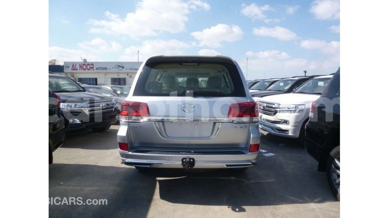 Big with watermark toyota land cruiser maseru import dubai 16503