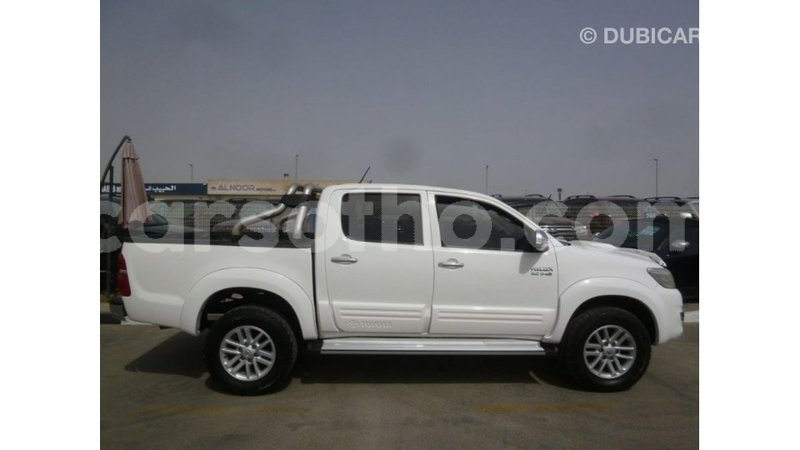 Big with watermark toyota hilux maseru import dubai 16509