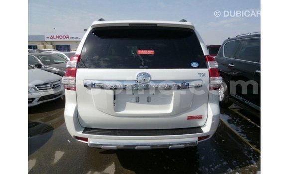 Sayi Imported Toyota Prado White Mota in Import - Dubai a Maseru Sayi Imported Toyota Prado White Mota in Import - Dubai a Maseru