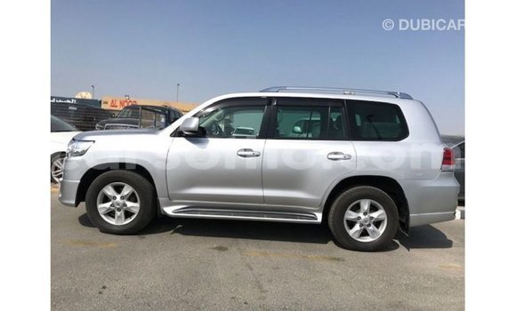 Sayi Imported Toyota Land Cruiser Other Mota in Import - Dubai a Maseru Sayi Imported Toyota Land Cruiser Other Mota in Import - Dubai a Maseru