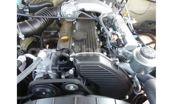 اشتري Imported Toyota Land Cruiser Beige سيارة في Import - Dubai في Maseru اشتري Imported Toyota Land Cruiser Beige سيارة في Import - Dubai في Maseru