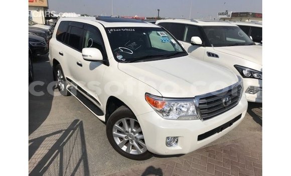 اشتري Imported Toyota Land Cruiser White سيارة في Import - Dubai في Maseru اشتري Imported Toyota Land Cruiser White سيارة في Import - Dubai في Maseru