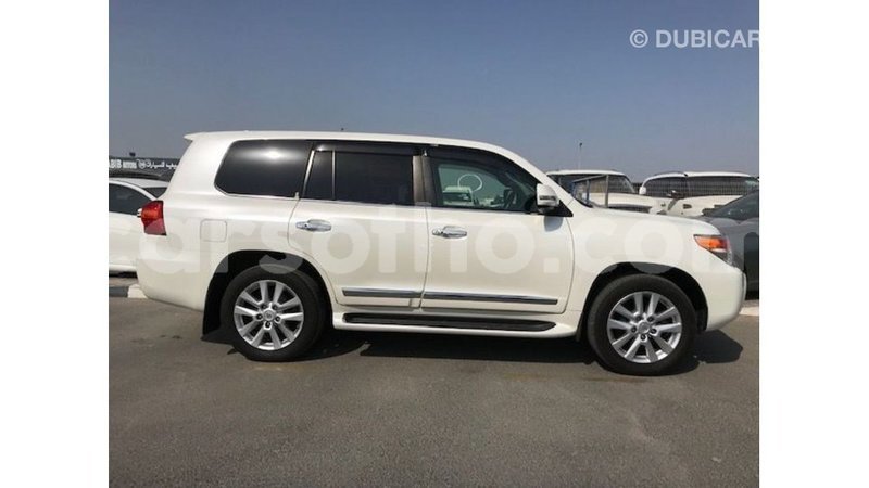 Big with watermark toyota land cruiser maseru import dubai 16530