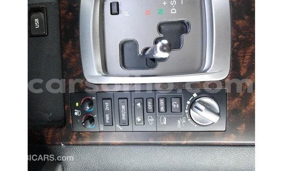 اشتري Imported Toyota Land Cruiser White سيارة في Import - Dubai في Maseru اشتري Imported Toyota Land Cruiser White سيارة في Import - Dubai في Maseru