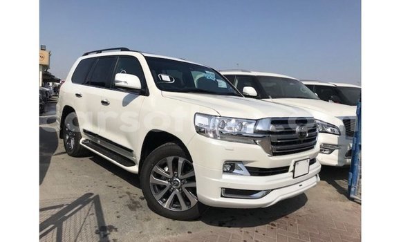 اشتري Imported Toyota Land Cruiser White سيارة في Import - Dubai في Maseru اشتري Imported Toyota Land Cruiser White سيارة في Import - Dubai في Maseru