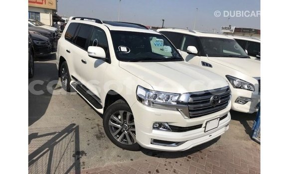 اشتري Imported Toyota Land Cruiser White سيارة في Import - Dubai في Maseru اشتري Imported Toyota Land Cruiser White سيارة في Import - Dubai في Maseru