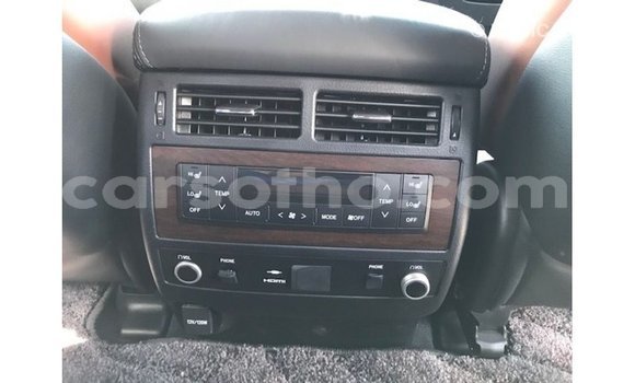 اشتري Imported Toyota Land Cruiser White سيارة في Import - Dubai في Maseru اشتري Imported Toyota Land Cruiser White سيارة في Import - Dubai في Maseru