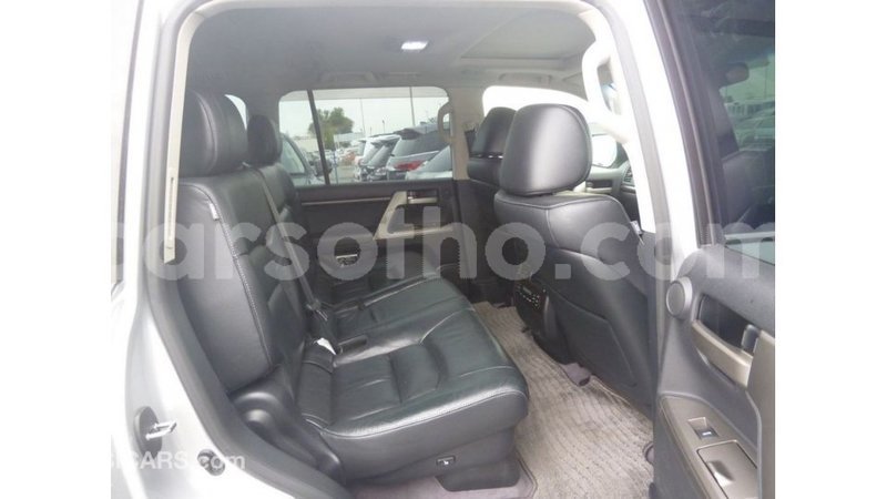 Big with watermark toyota land cruiser maseru import dubai 16540