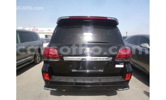 Acheter Import Voiture Toyota Land Cruiser Noir à Import - Dubai, Maseru Acheter Import Voiture Toyota Land Cruiser Noir à Import - Dubai, Maseru