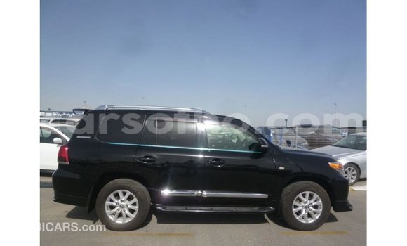 Acheter Import Voiture Toyota Land Cruiser Noir à Import - Dubai, Maseru Acheter Import Voiture Toyota Land Cruiser Noir à Import - Dubai, Maseru