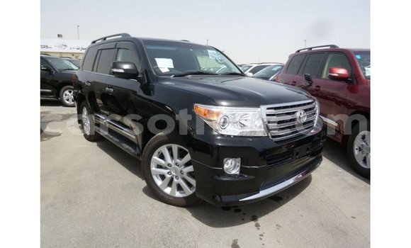 Sayi Imported Toyota Land Cruiser Black Mota in Import - Dubai a Maseru Sayi Imported Toyota Land Cruiser Black Mota in Import - Dubai a Maseru