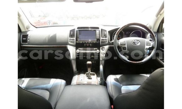 Sayi Imported Toyota Land Cruiser Black Mota in Import - Dubai a Maseru Sayi Imported Toyota Land Cruiser Black Mota in Import - Dubai a Maseru