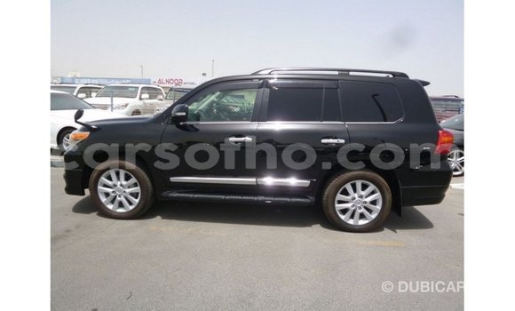 Sayi Imported Toyota Land Cruiser Black Mota in Import - Dubai a Maseru Sayi Imported Toyota Land Cruiser Black Mota in Import - Dubai a Maseru
