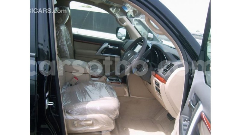 Big with watermark toyota land cruiser maseru import dubai 16544