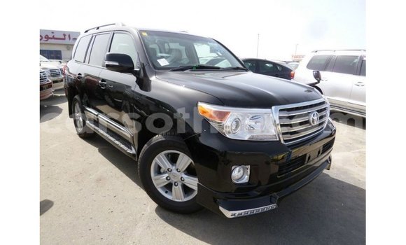 Sayi Imported Toyota Land Cruiser Black Mota in Import - Dubai a Maseru Sayi Imported Toyota Land Cruiser Black Mota in Import - Dubai a Maseru
