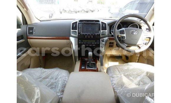 Sayi Imported Toyota Land Cruiser Black Mota in Import - Dubai a Maseru Sayi Imported Toyota Land Cruiser Black Mota in Import - Dubai a Maseru